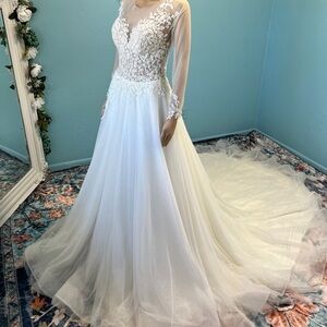 Isabella Talya wedding dress a-line size 4